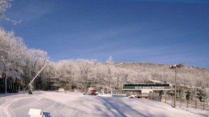 Photos By Paul Purpura : ©2009 NCL Magazine : A blanket of snow covers the mountains at Wintergreen Resort : Click any photo to enlarge.