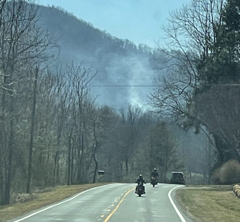 Nelson : Roseland : Dry Conditions Spark Brush Fire