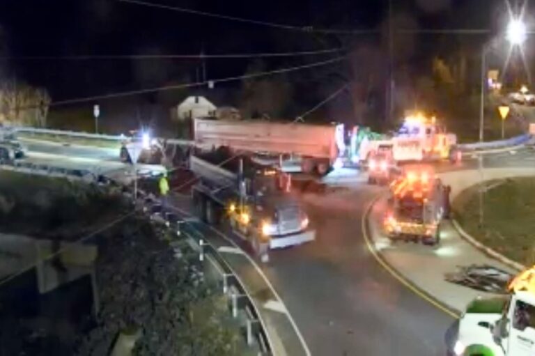 Albemarle : Overturned Manure Truck Shuts Down Traffic At Roundabout