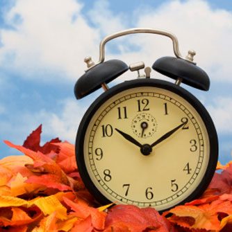 Fall Back This Weekend : Daylight Saving Time Ends 2 AM Sunday (Nov 2, 2025)
